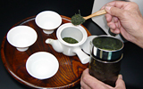 Measure the amount of tea leaves. 